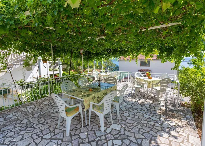In Crikvenica 14100 Apartment *